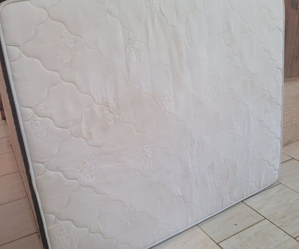 Colchão depois da limpeza
